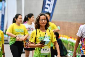 BIB: 90143
                            <button type="button" onclick="openModal(21897752)" class="btn btn-primary btn-sm float-right btn-popup" data-toggle="modal" data-target=".modal-high-quality">
                        <i class="fas fa-shopping-cart"></i> Add to Cart
                    </button>
                                            <button type="button" onclick="isThisMe(21897752, true)" class="btn btn-success btn-sm float-right btn-popup btn-isme hidden" data-toggle="tooltip" data-placement="bottom" title="นี่คือรูปของคุณใช่ไหม คลิกที่นี่เพื่อเอาเข้าอัลบั้ม">
                        <i class="fas fa-plus"></i> Add to album
                    </button>
                    <button type="button" onclick="isThisMe(21897752, false)" class="btn btn-warning btn-sm float-right btn-popup btn-isnotme hidden">
                        <i class="fas fa-ban"></i> Remove from album
                    </button>